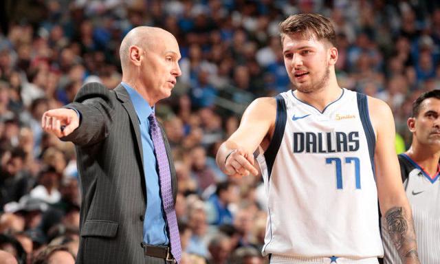  东契奇三双数追平魔术师约翰逊  